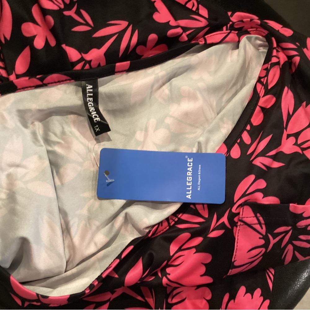 Floral Pink and Black Women's Top - Picture 4 of 4